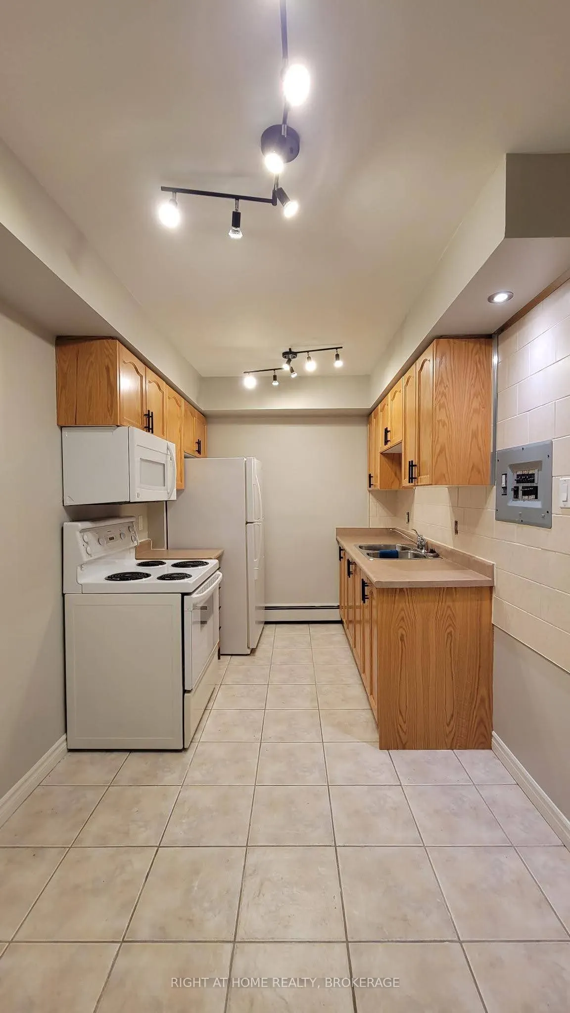 30 Summit Avenue, #606