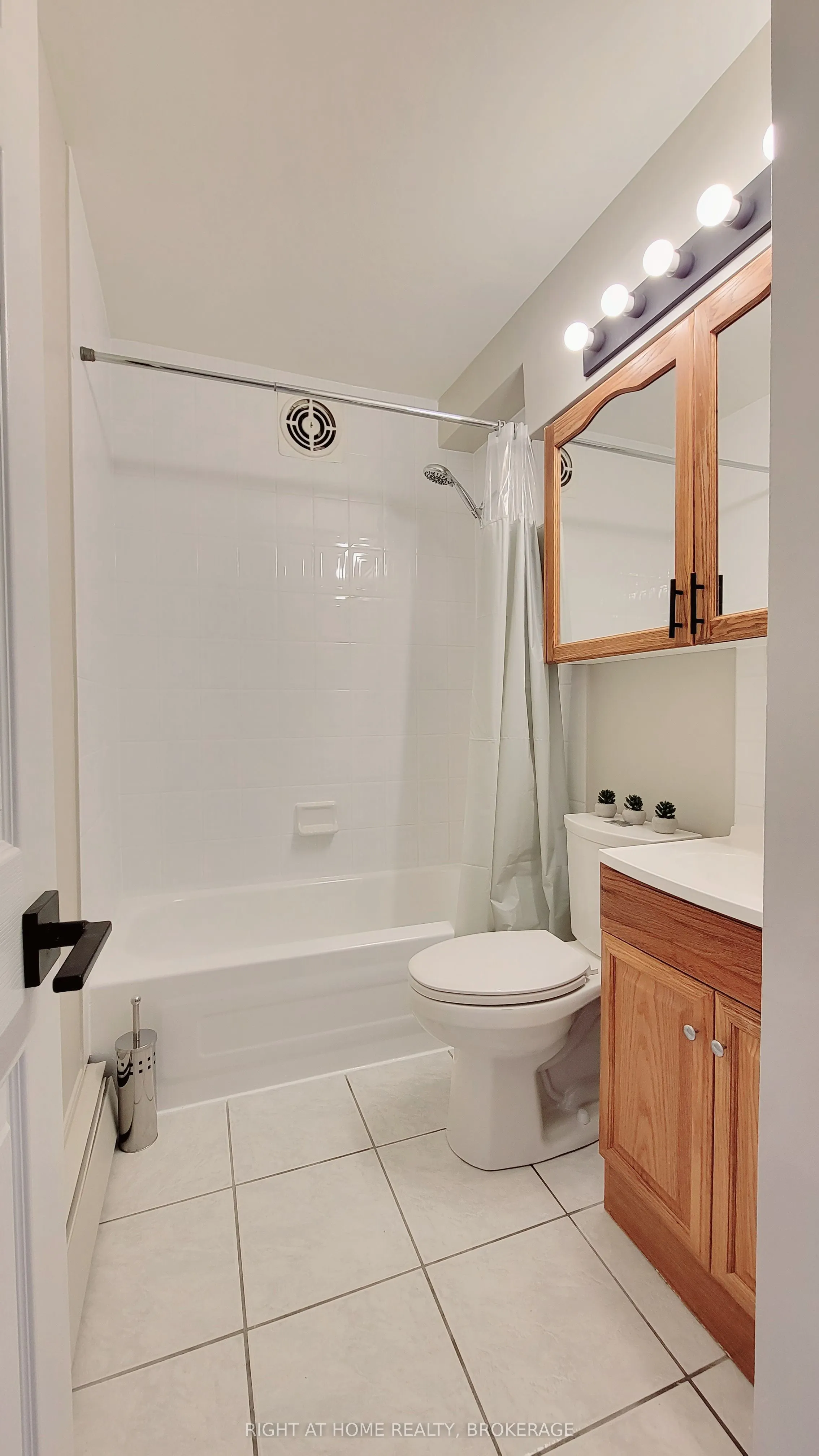 30 Summit Avenue, #606