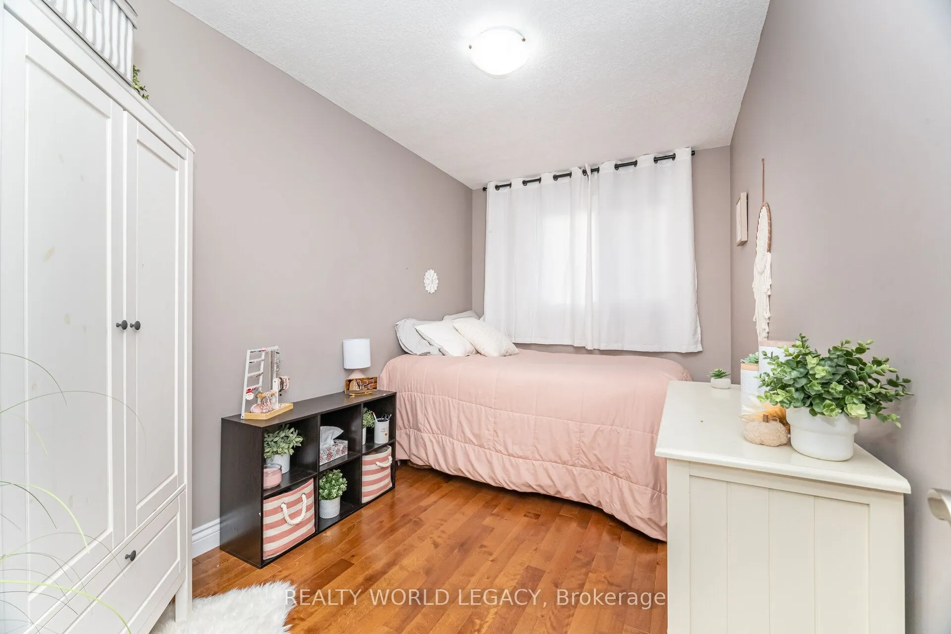 33 Morton Avenue