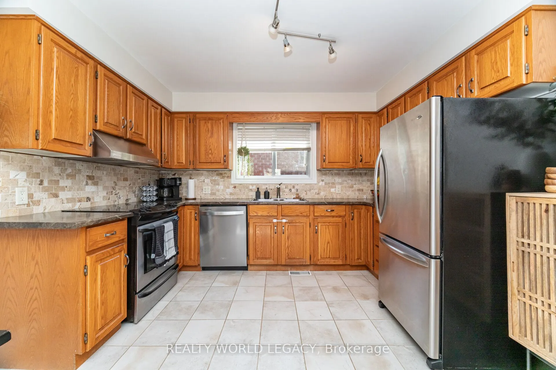 33 Morton Avenue