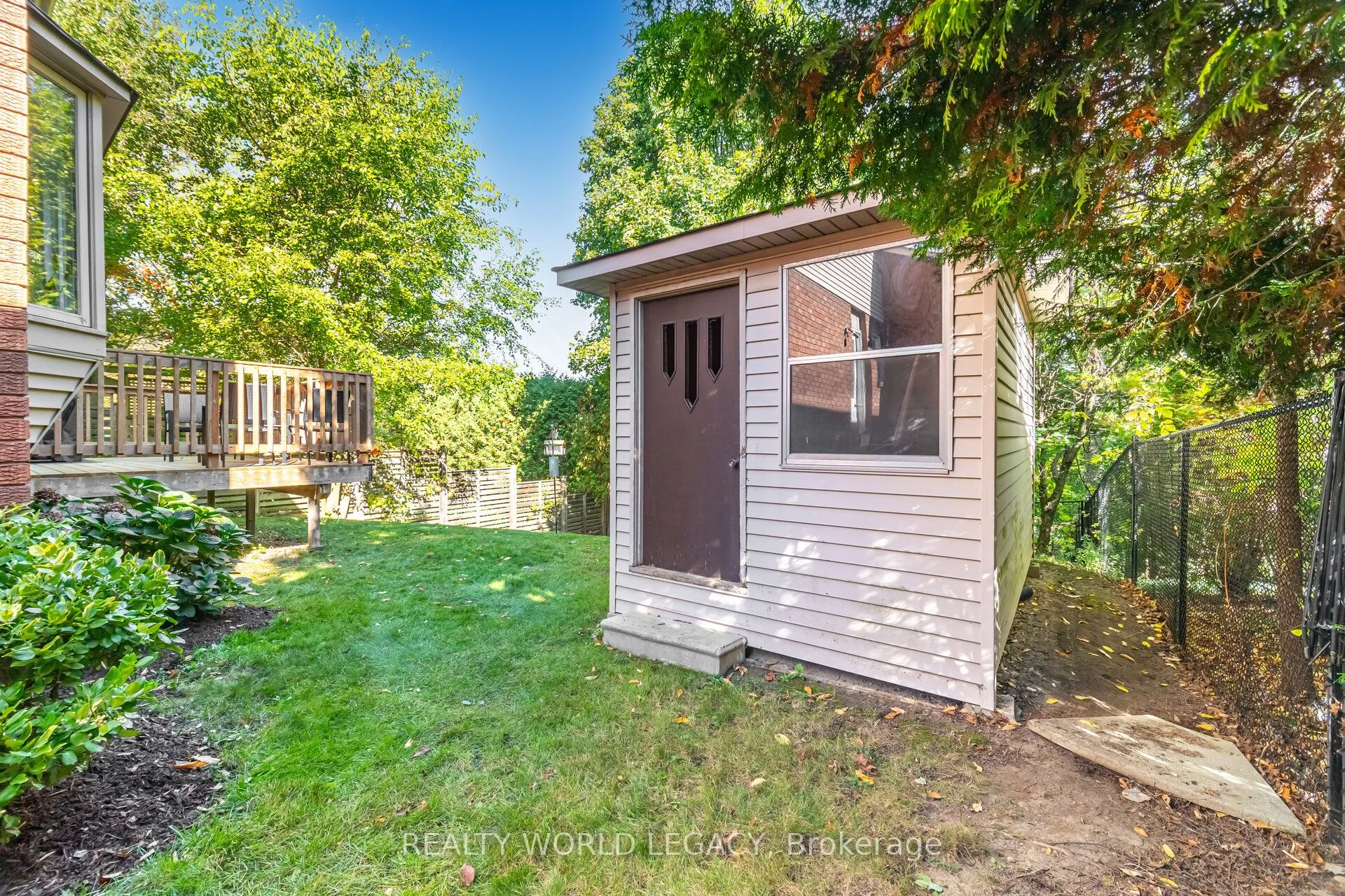 33 Morton Avenue