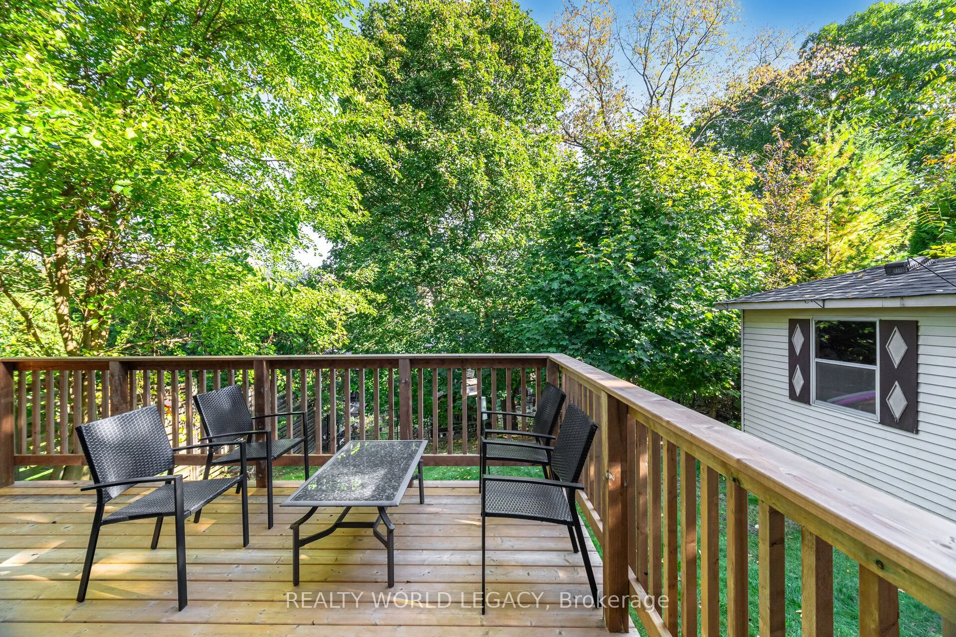 33 Morton Avenue