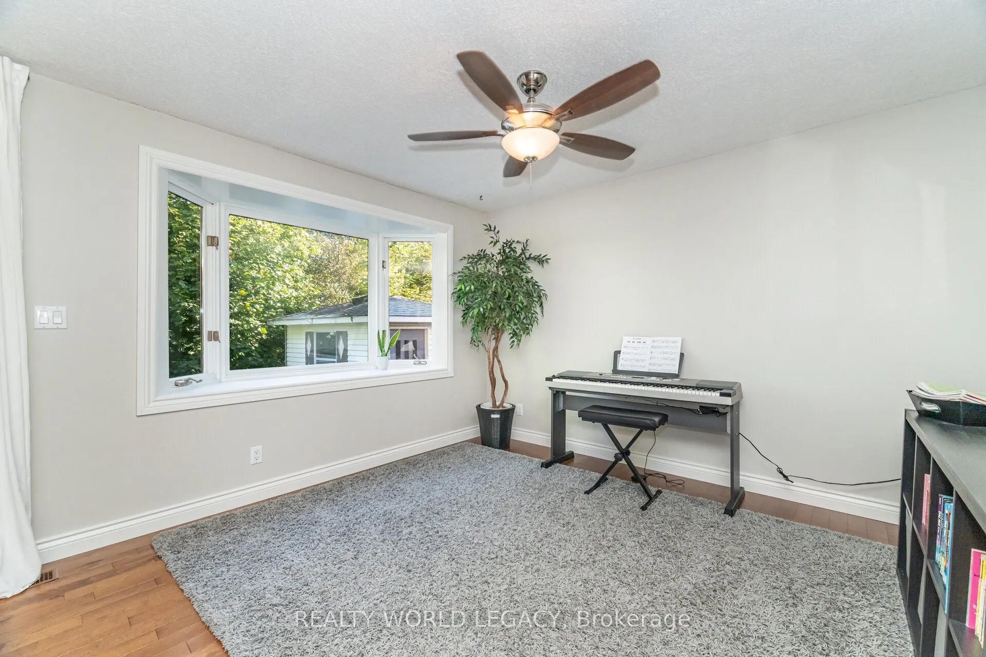 33 Morton Avenue