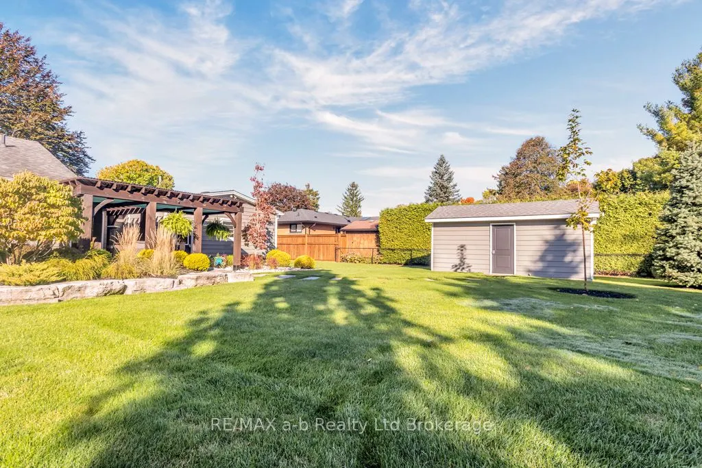 16 Charlotte Avenue