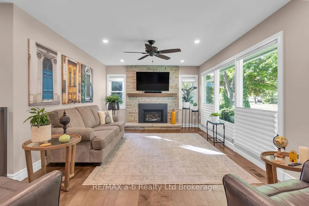 16 Charlotte Avenue