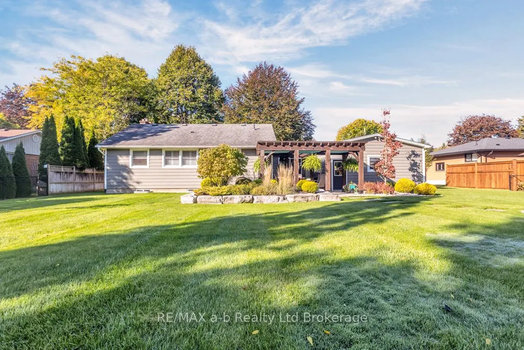 16 Charlotte Avenue