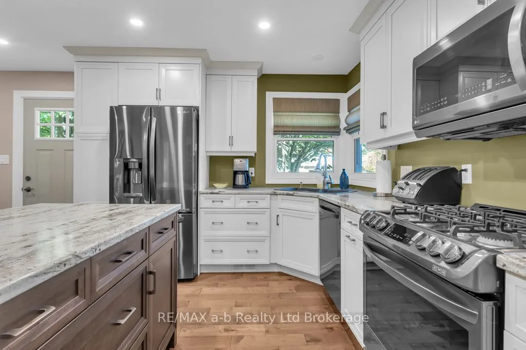 16 Charlotte Avenue