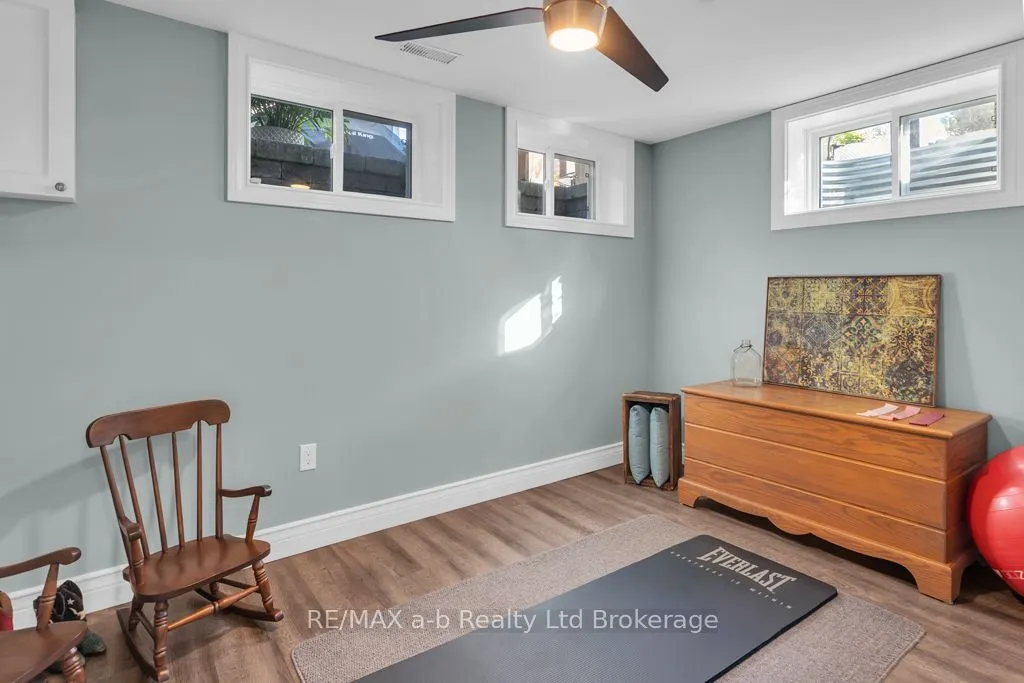 16 Charlotte Avenue