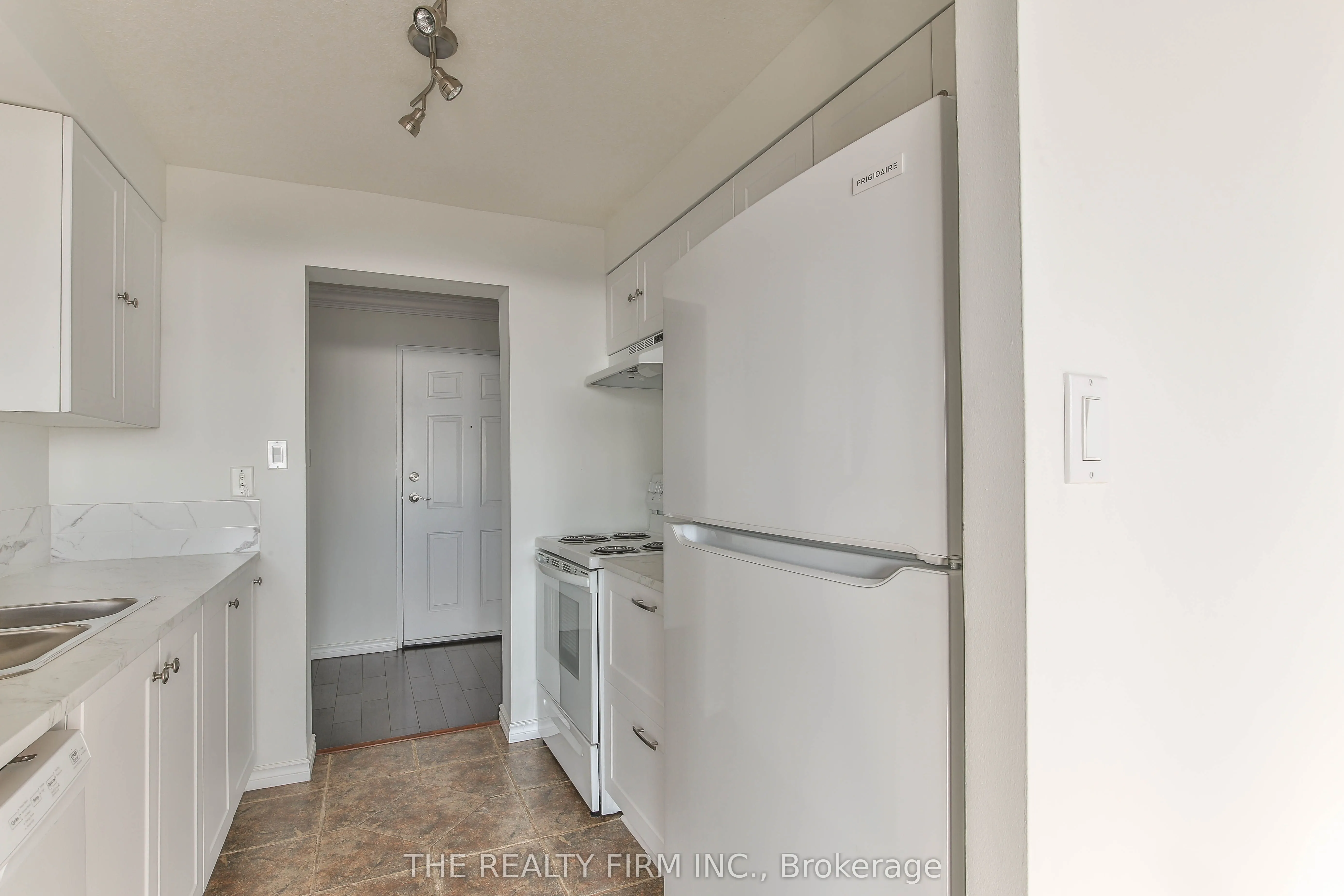 323 Colborne Street, #2605