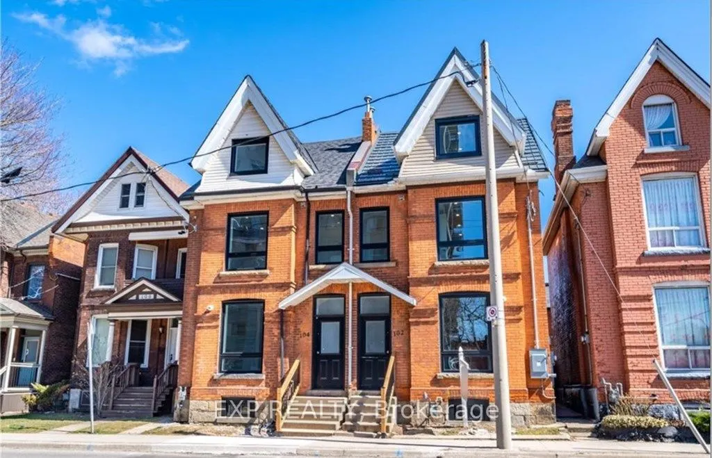 102 Wellington Street N, #1