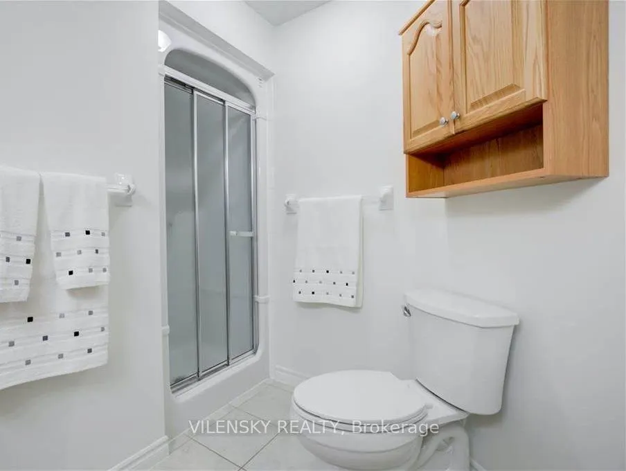 572 Thistlewood Drive, #7