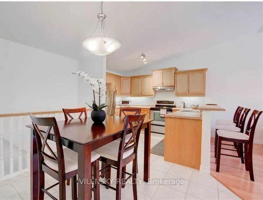 572 Thistlewood Drive, #7
