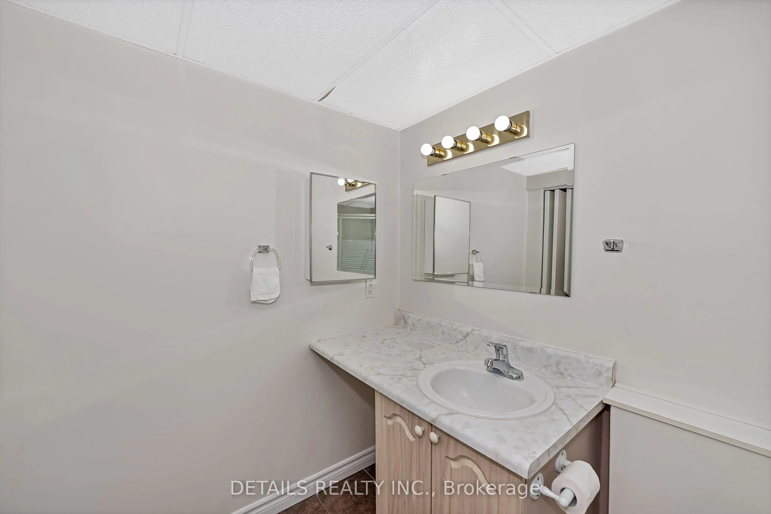 6121 Bristlecone Way
