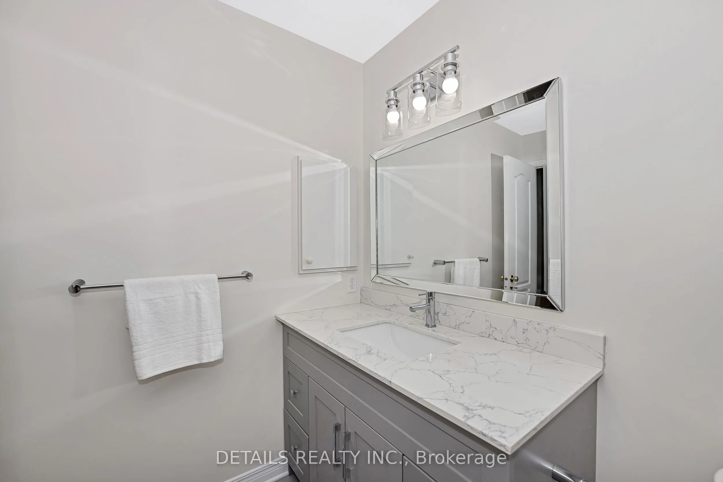6121 Bristlecone Way