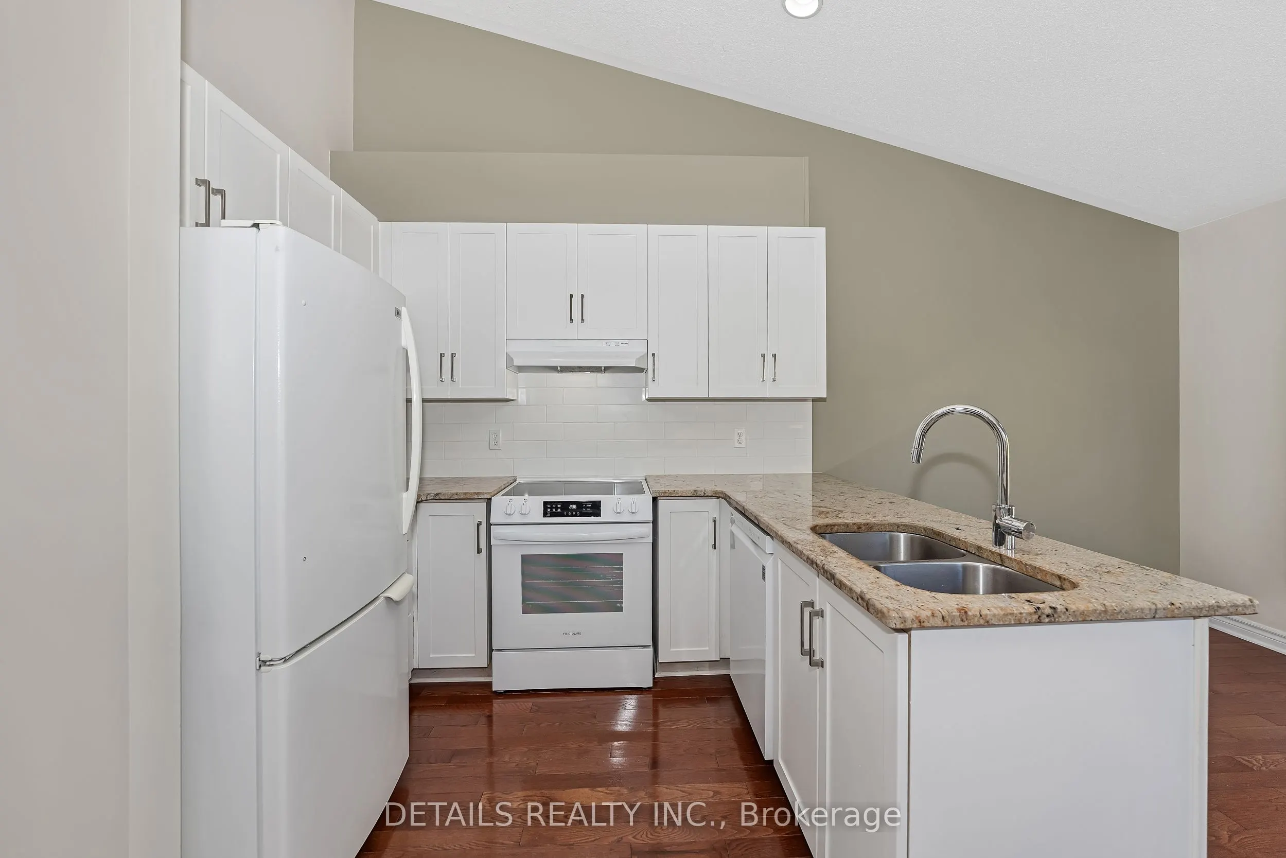 6121 Bristlecone Way