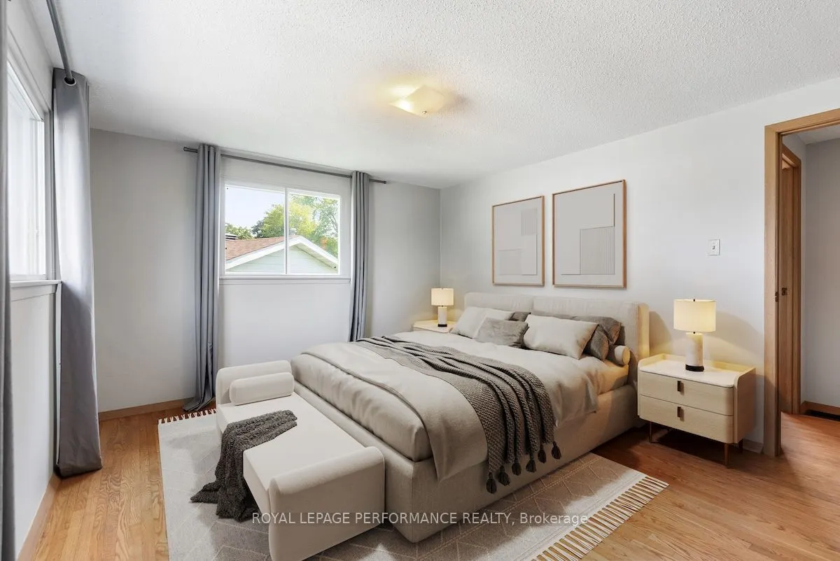 33 Woodview Crescent