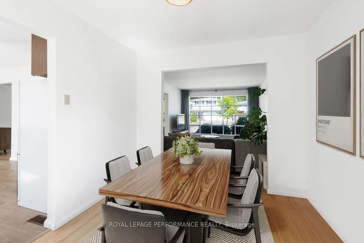 33 Woodview Crescent