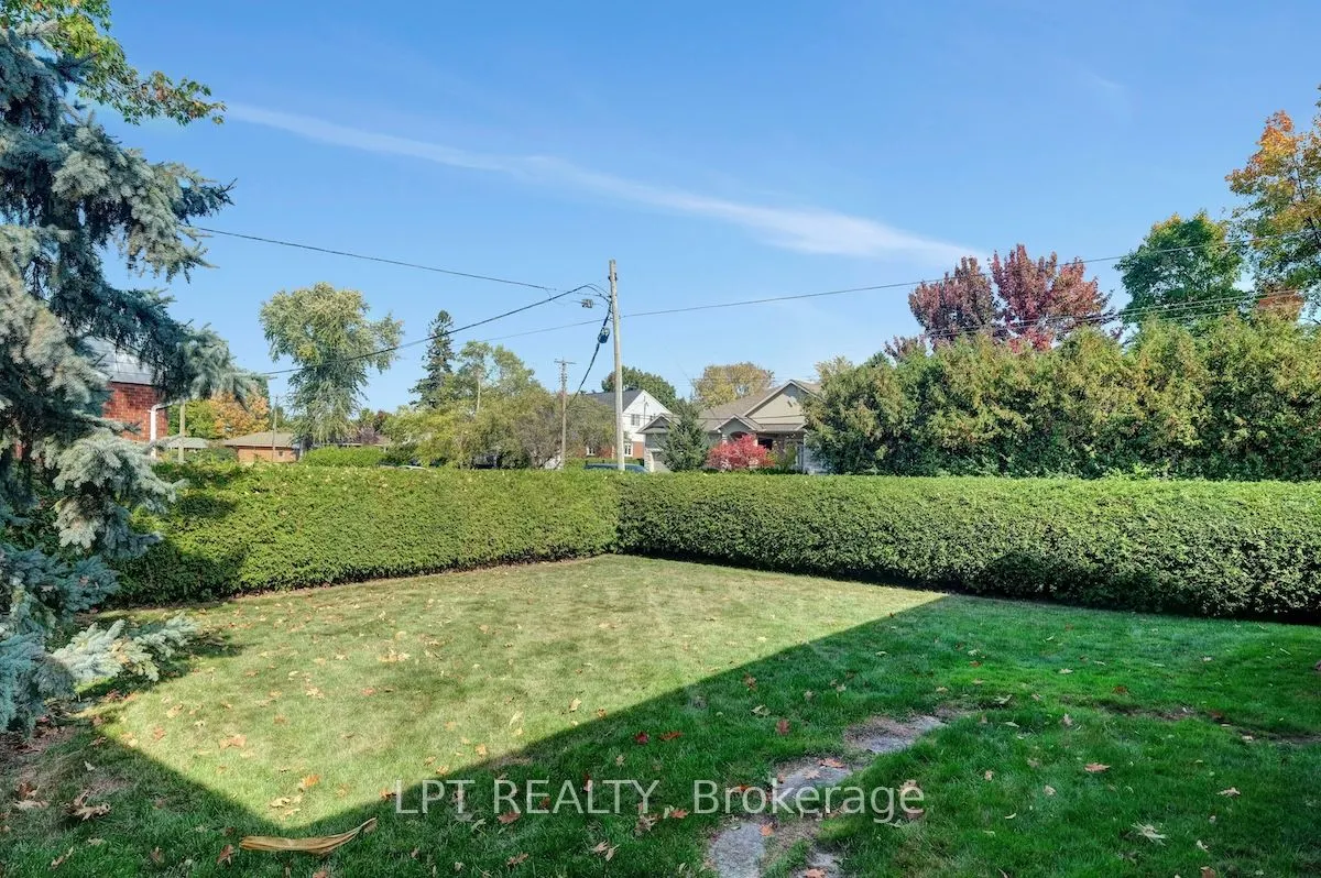 151 Oakridge Boulevard