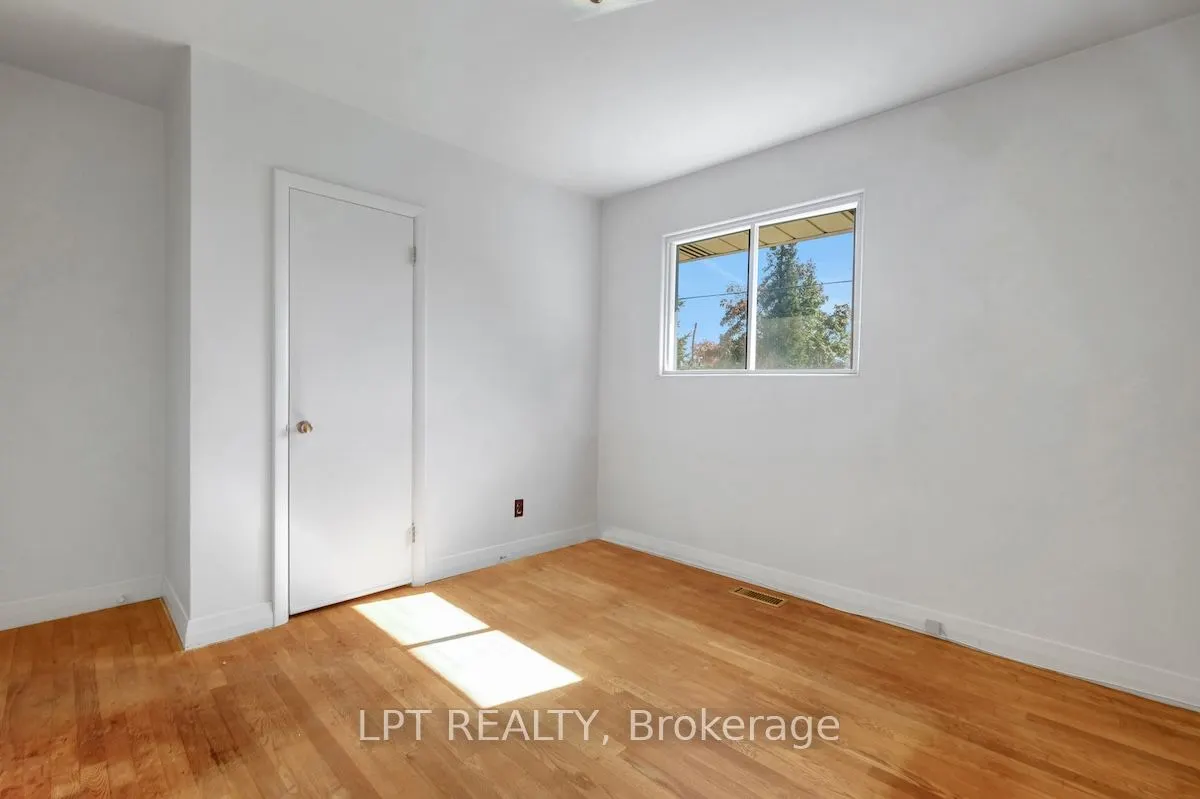 151 Oakridge Boulevard