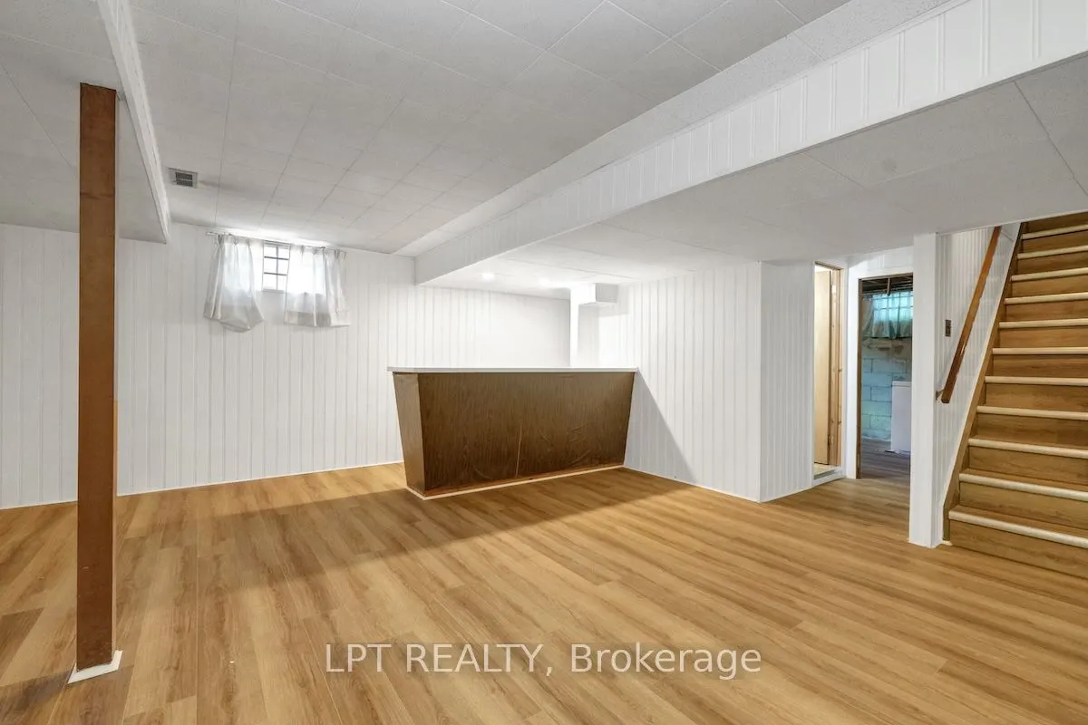 151 Oakridge Boulevard