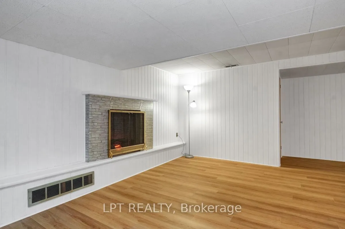 151 Oakridge Boulevard
