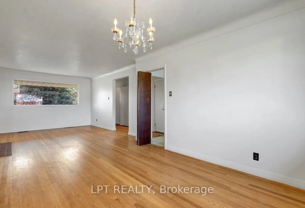 151 Oakridge Boulevard