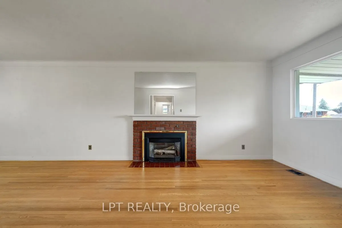 151 Oakridge Boulevard
