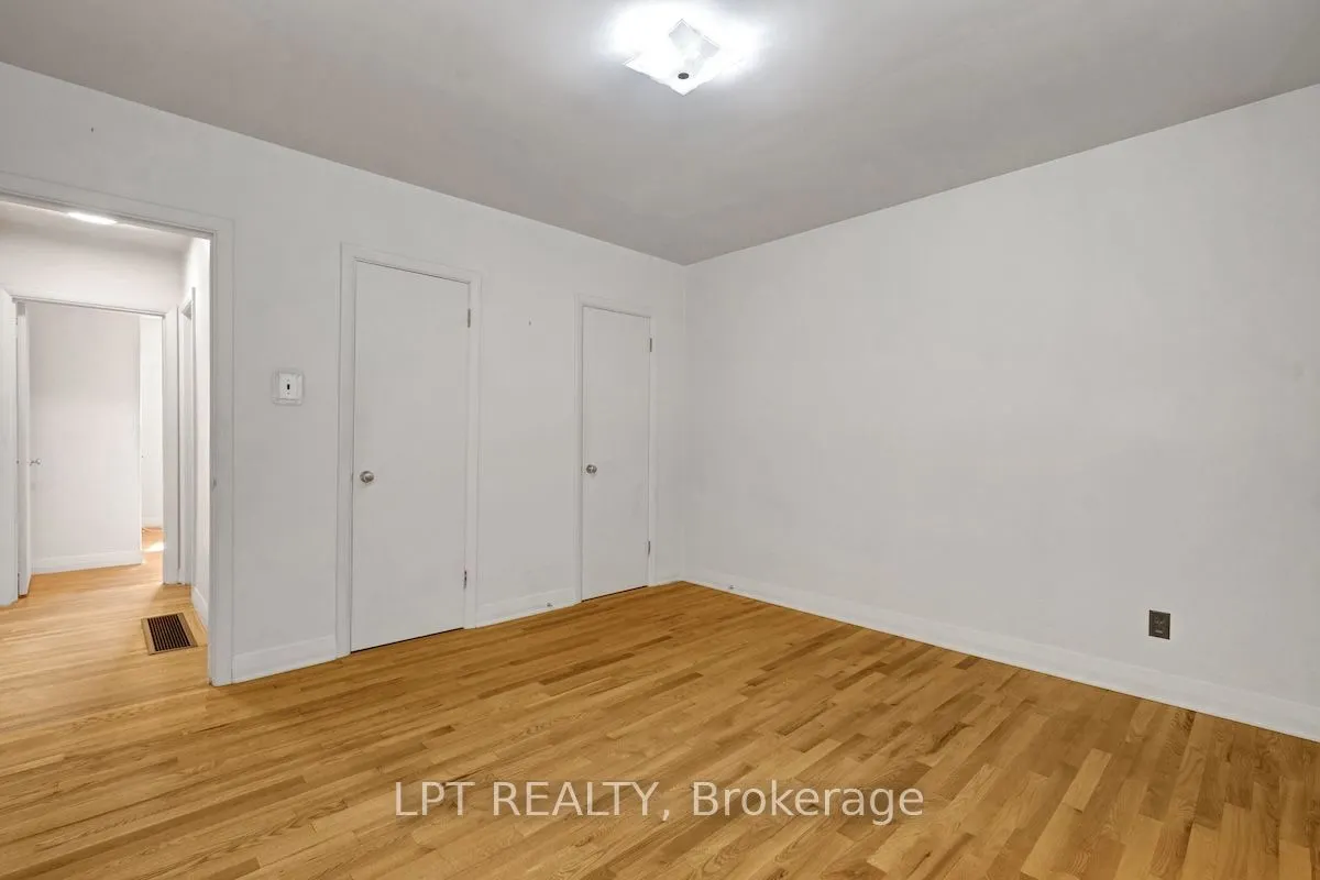151 Oakridge Boulevard