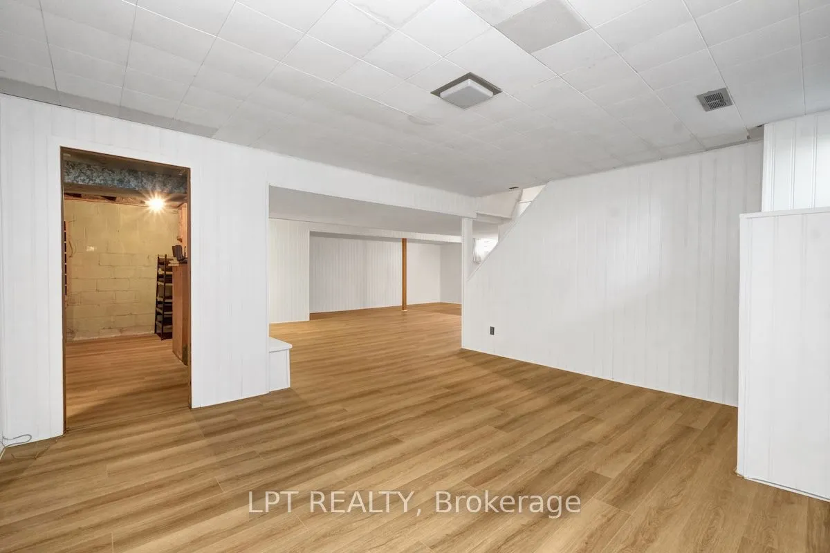 151 Oakridge Boulevard