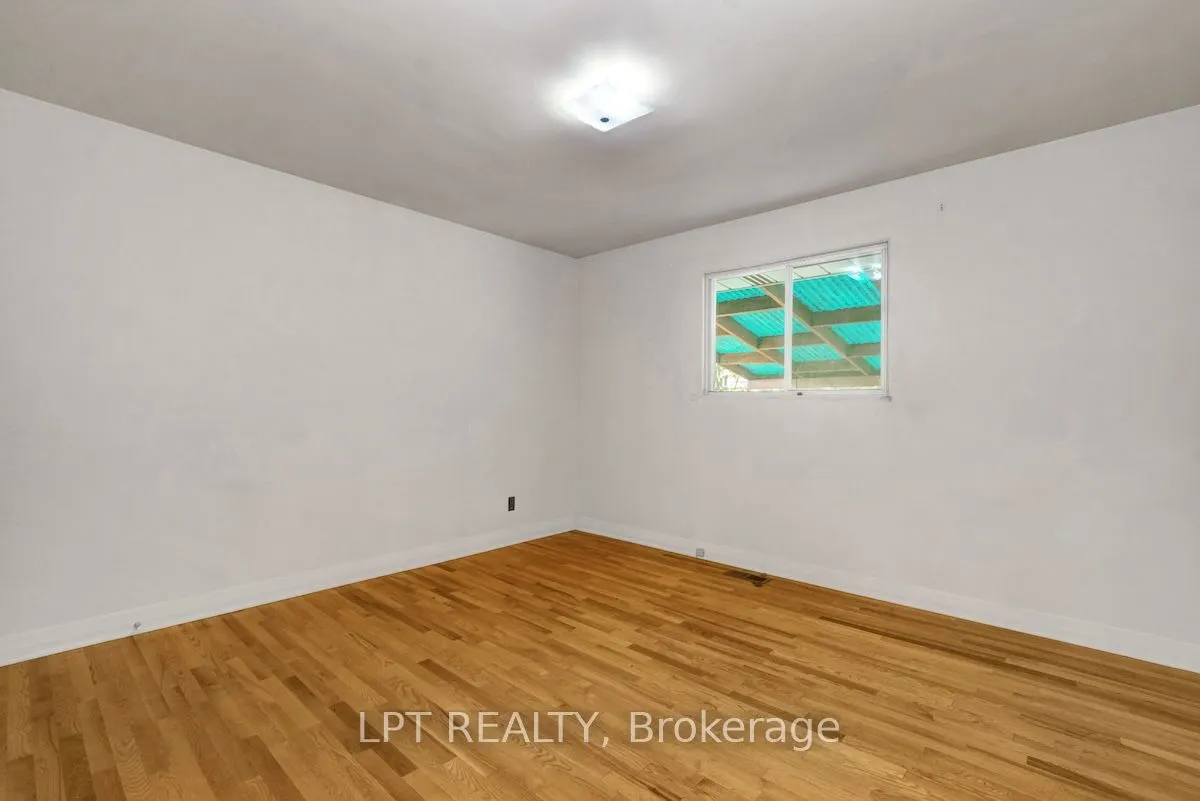 151 Oakridge Boulevard
