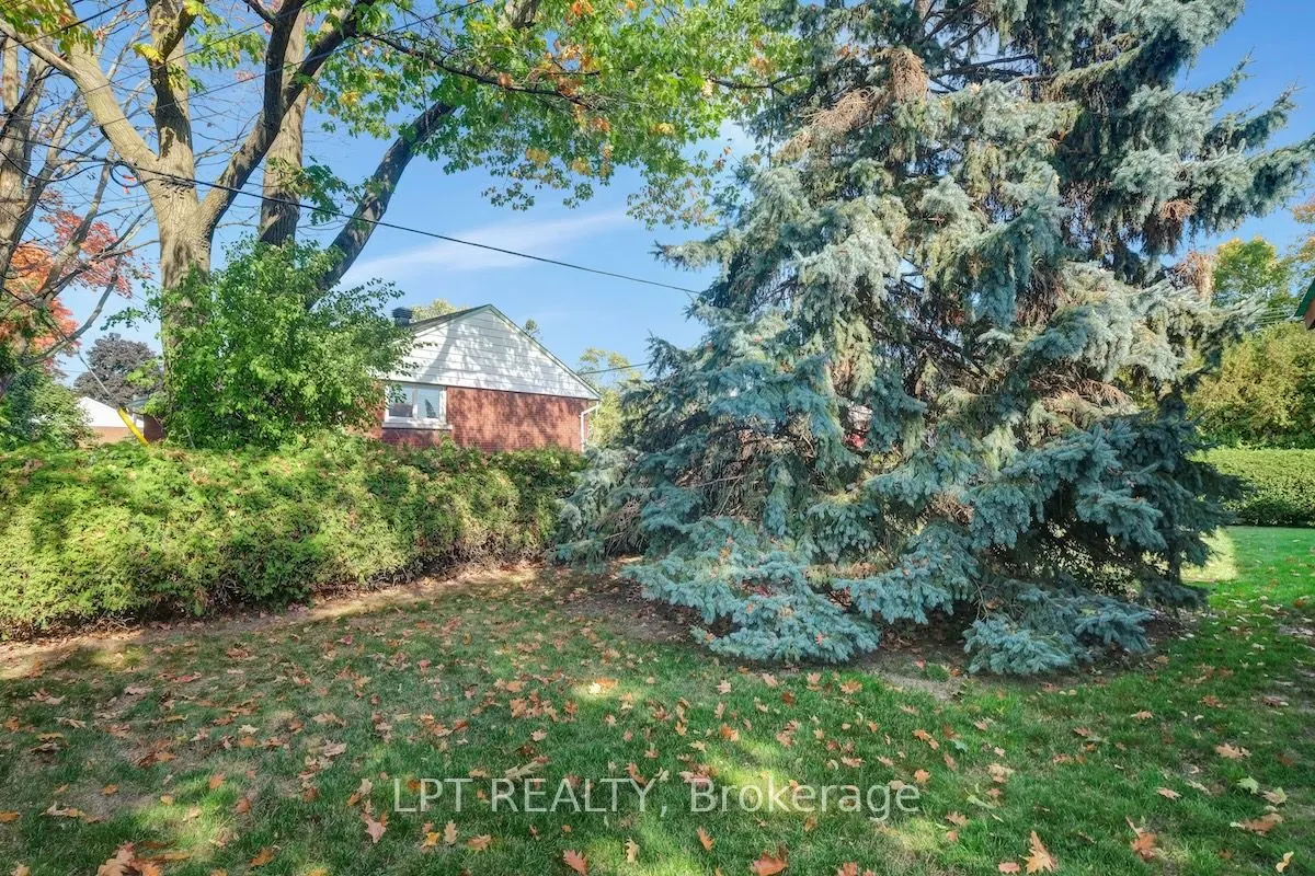 151 Oakridge Boulevard