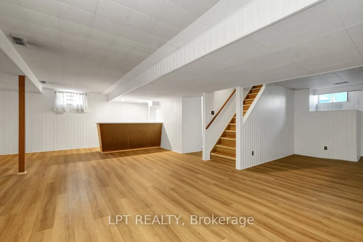 151 Oakridge Boulevard