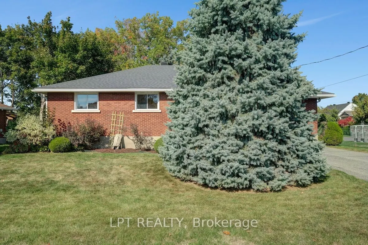 151 Oakridge Boulevard