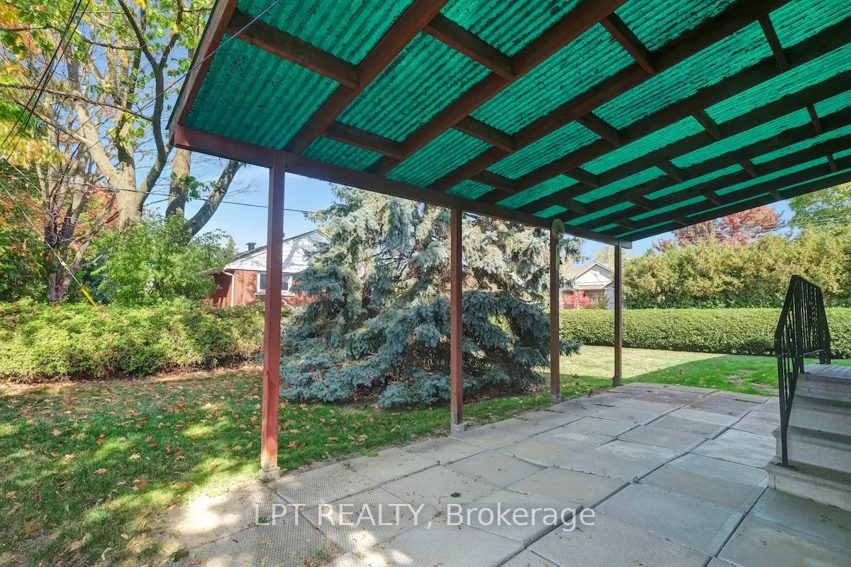151 Oakridge Boulevard