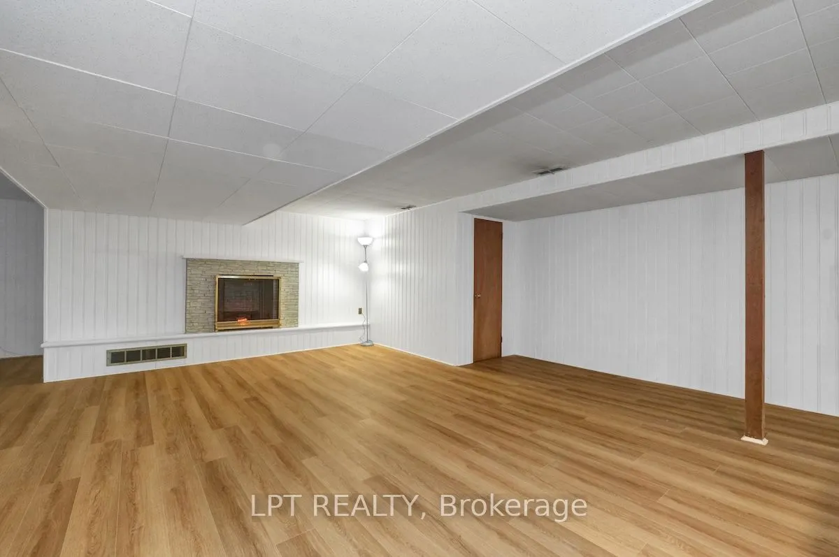 151 Oakridge Boulevard