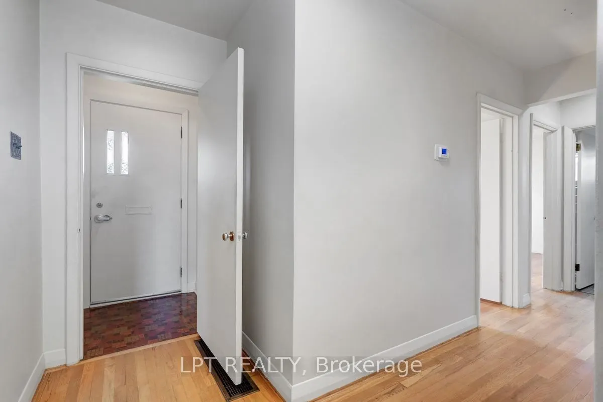 151 Oakridge Boulevard