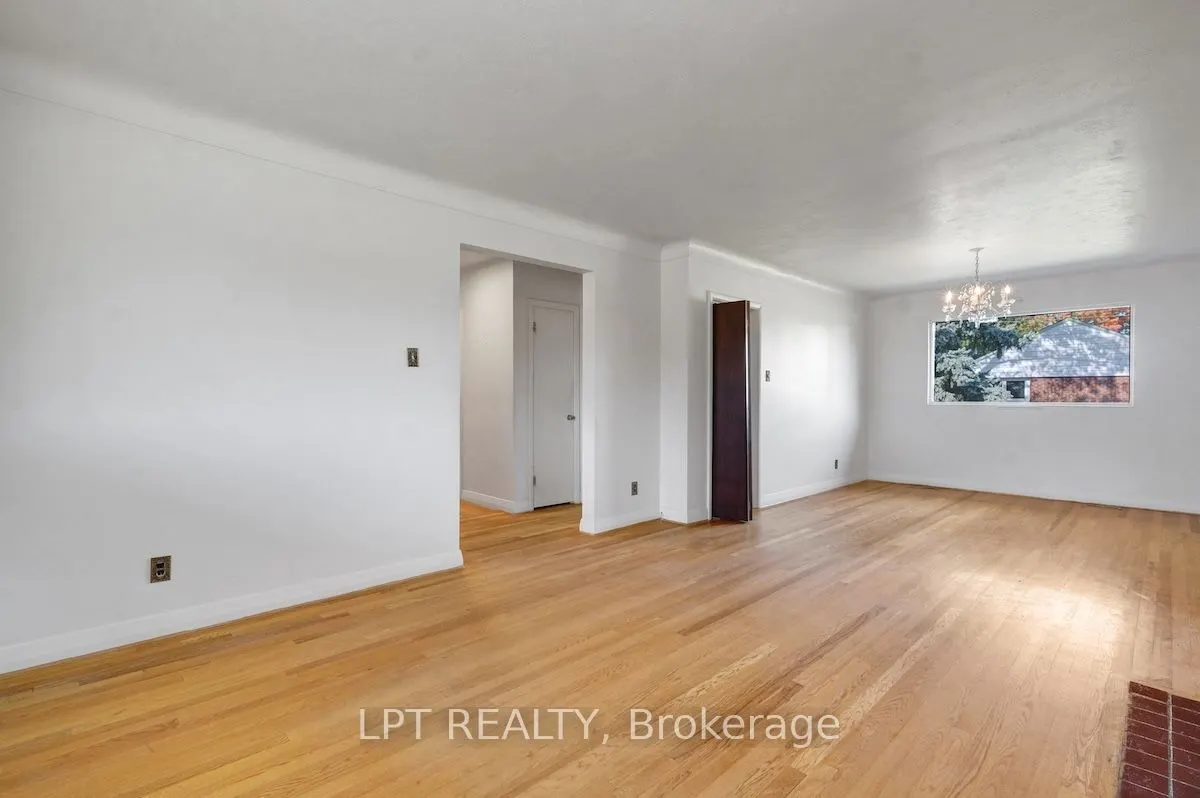 151 Oakridge Boulevard