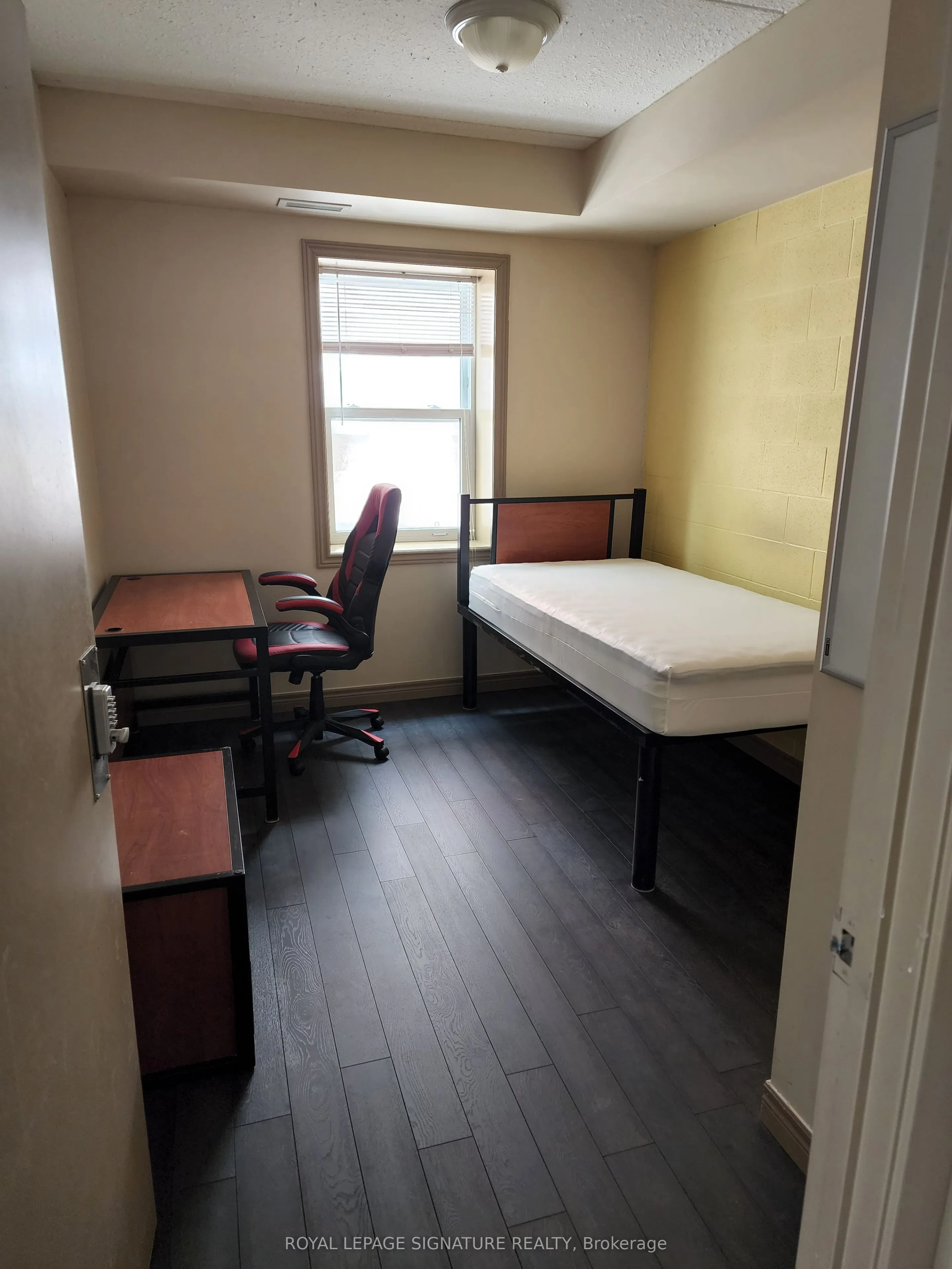 251 Lester Street, #605