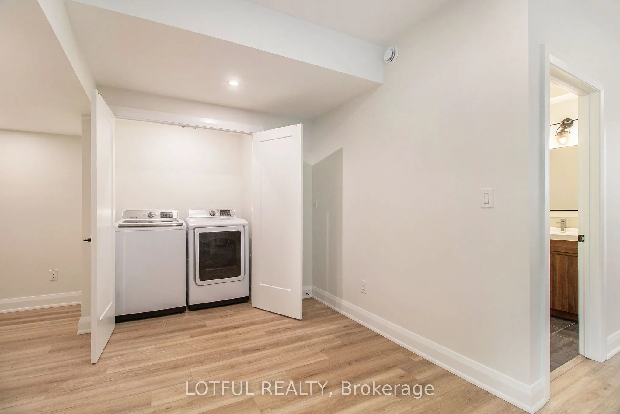411 Leighton Terrace, #B