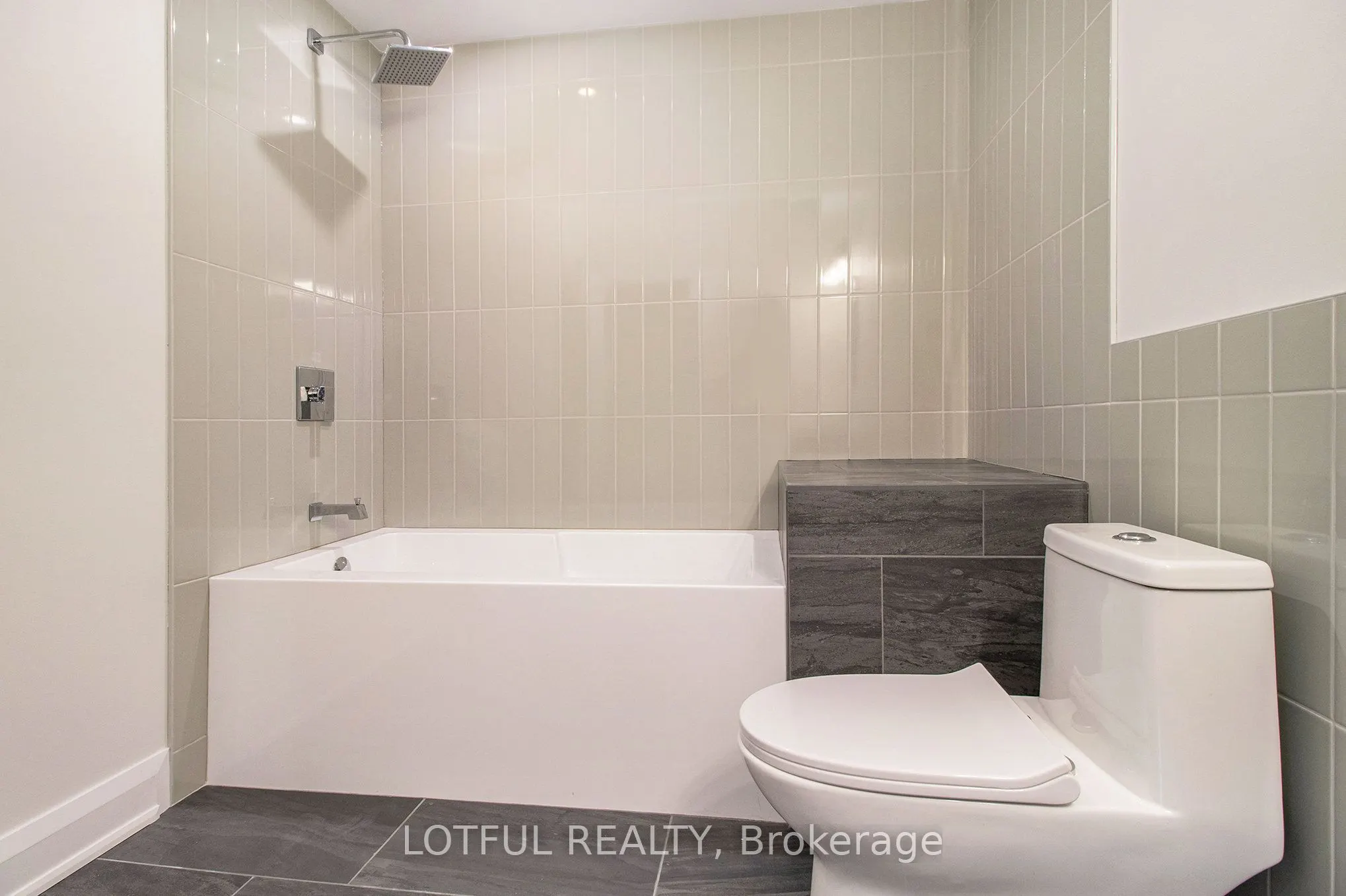 411 Leighton Terrace, #B