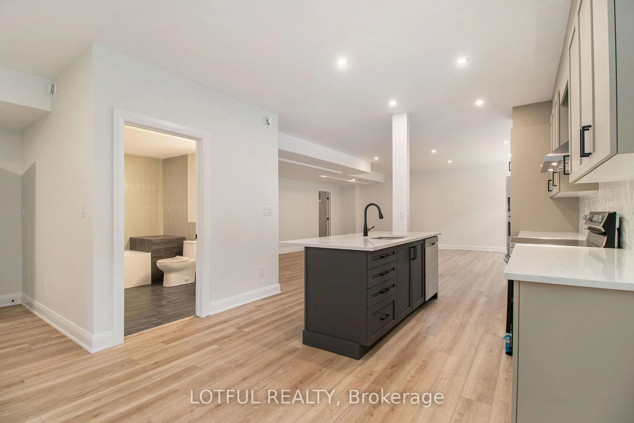 411 Leighton Terrace, #B