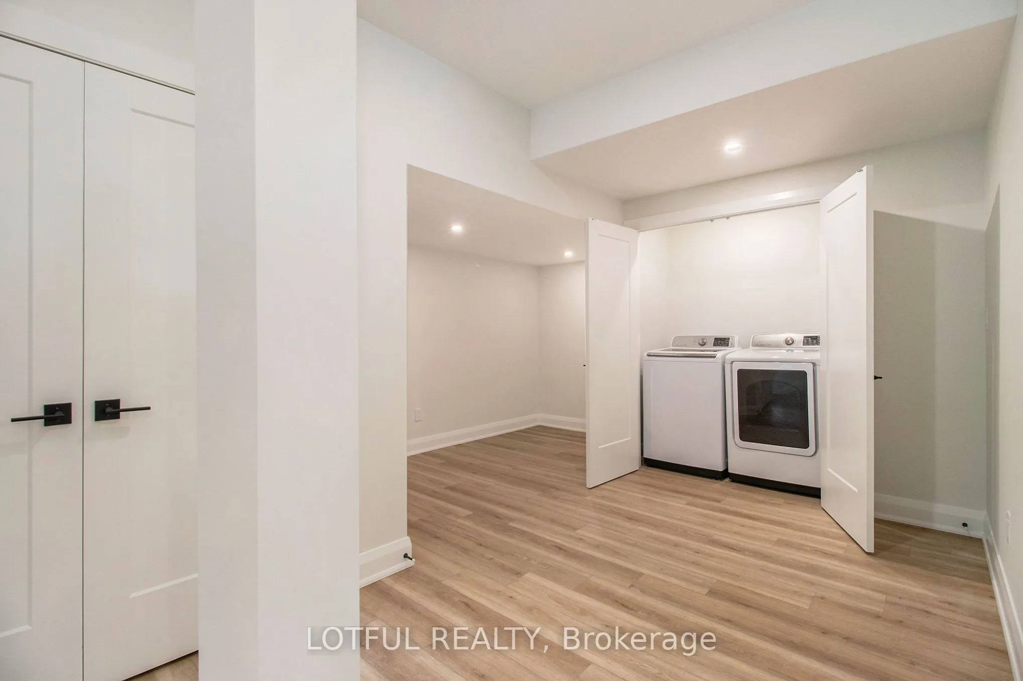 411 Leighton Terrace, #B