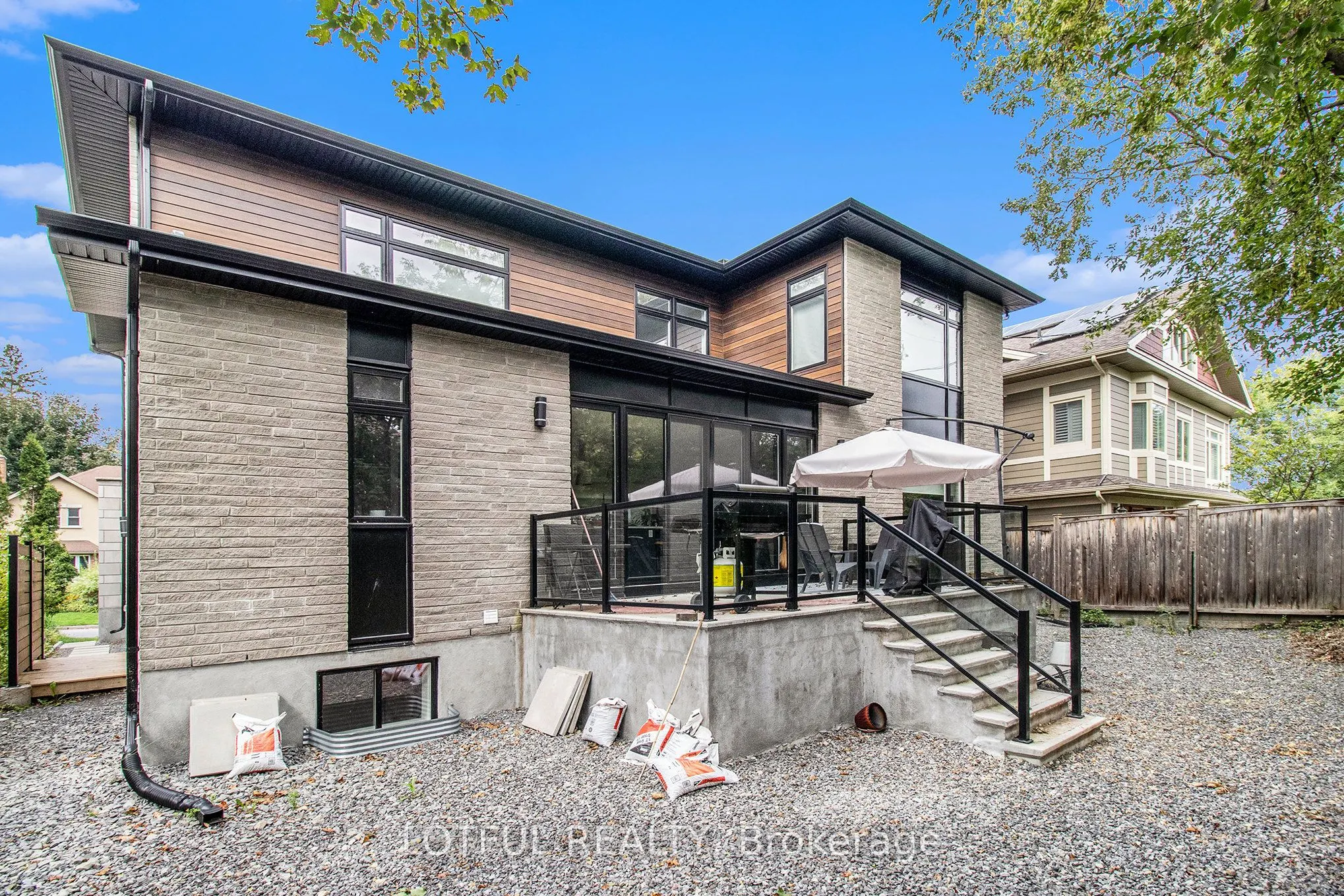 411 Leighton Terrace, #B