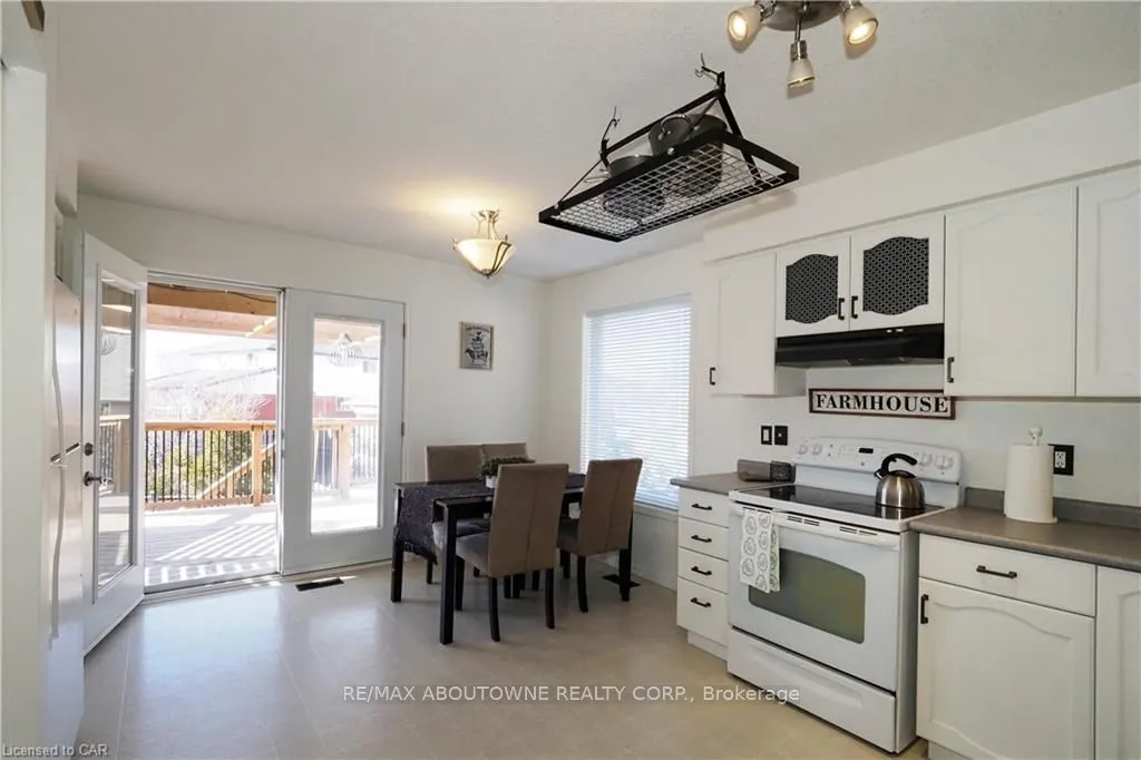 33 Boulder Crescent, #Main