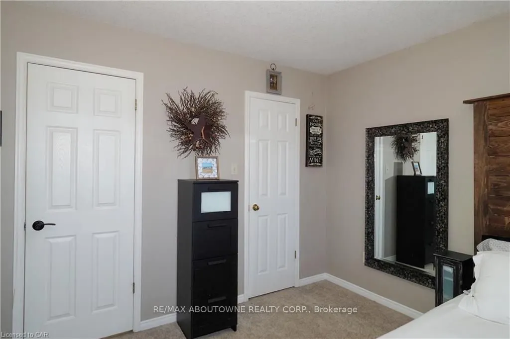 33 Boulder Crescent, #Main