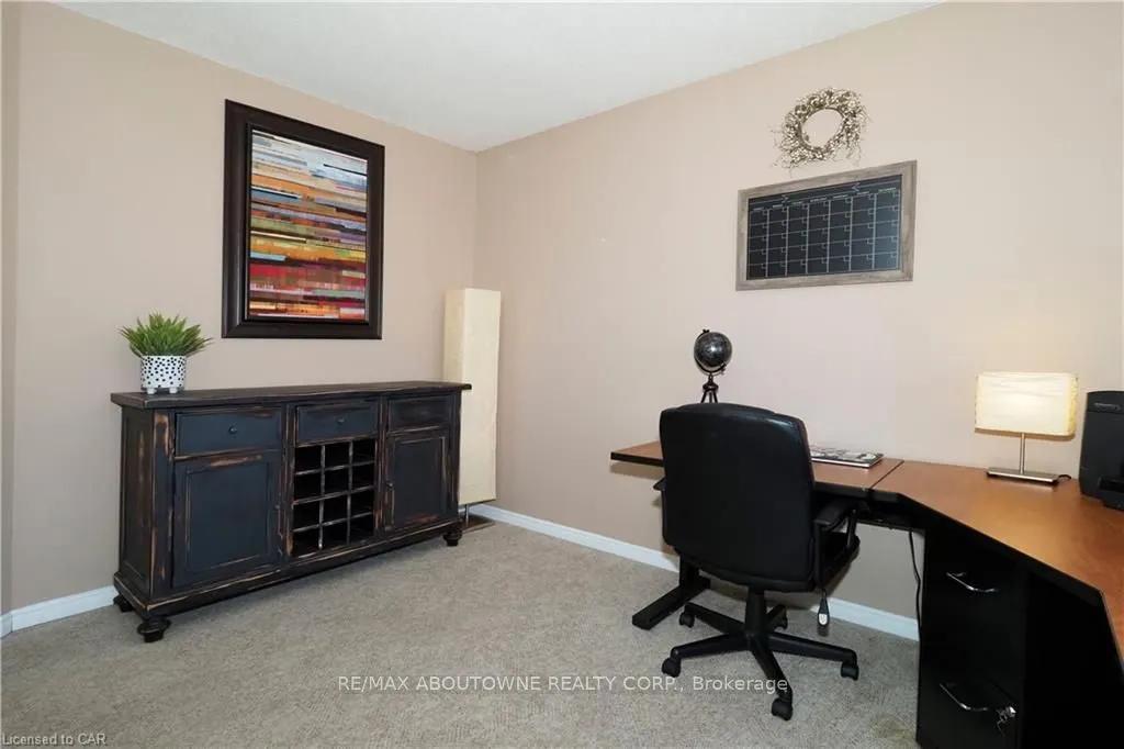 33 Boulder Crescent, #Main