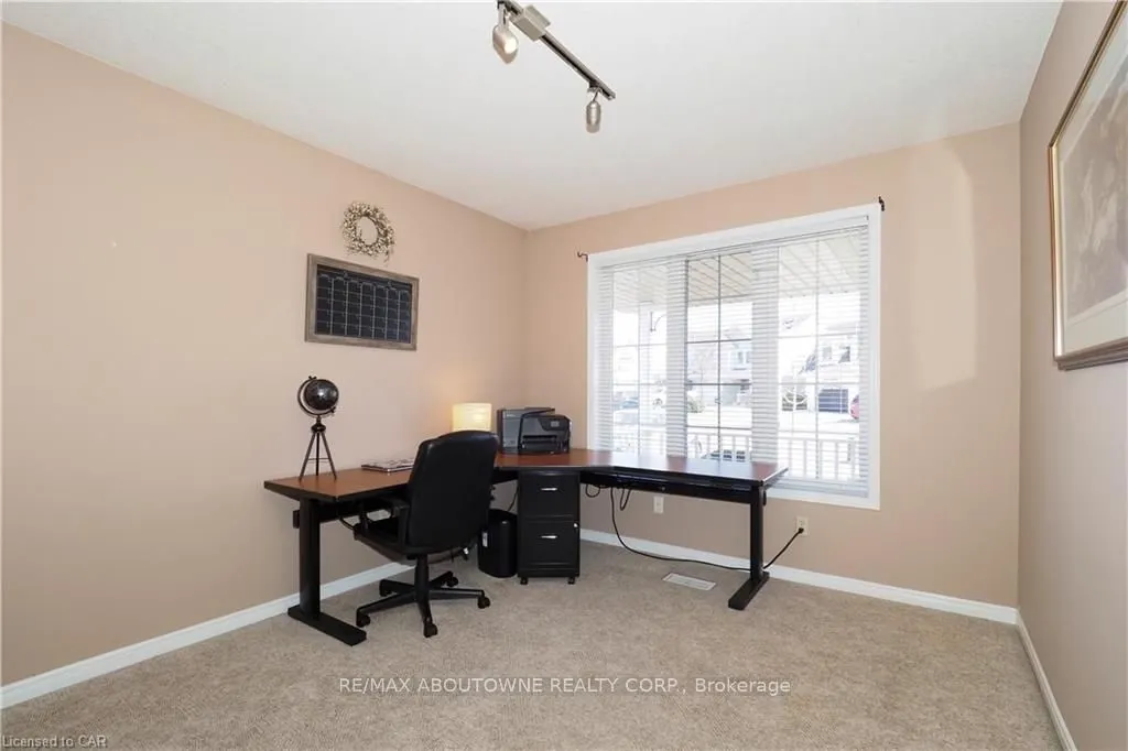 33 Boulder Crescent, #Main