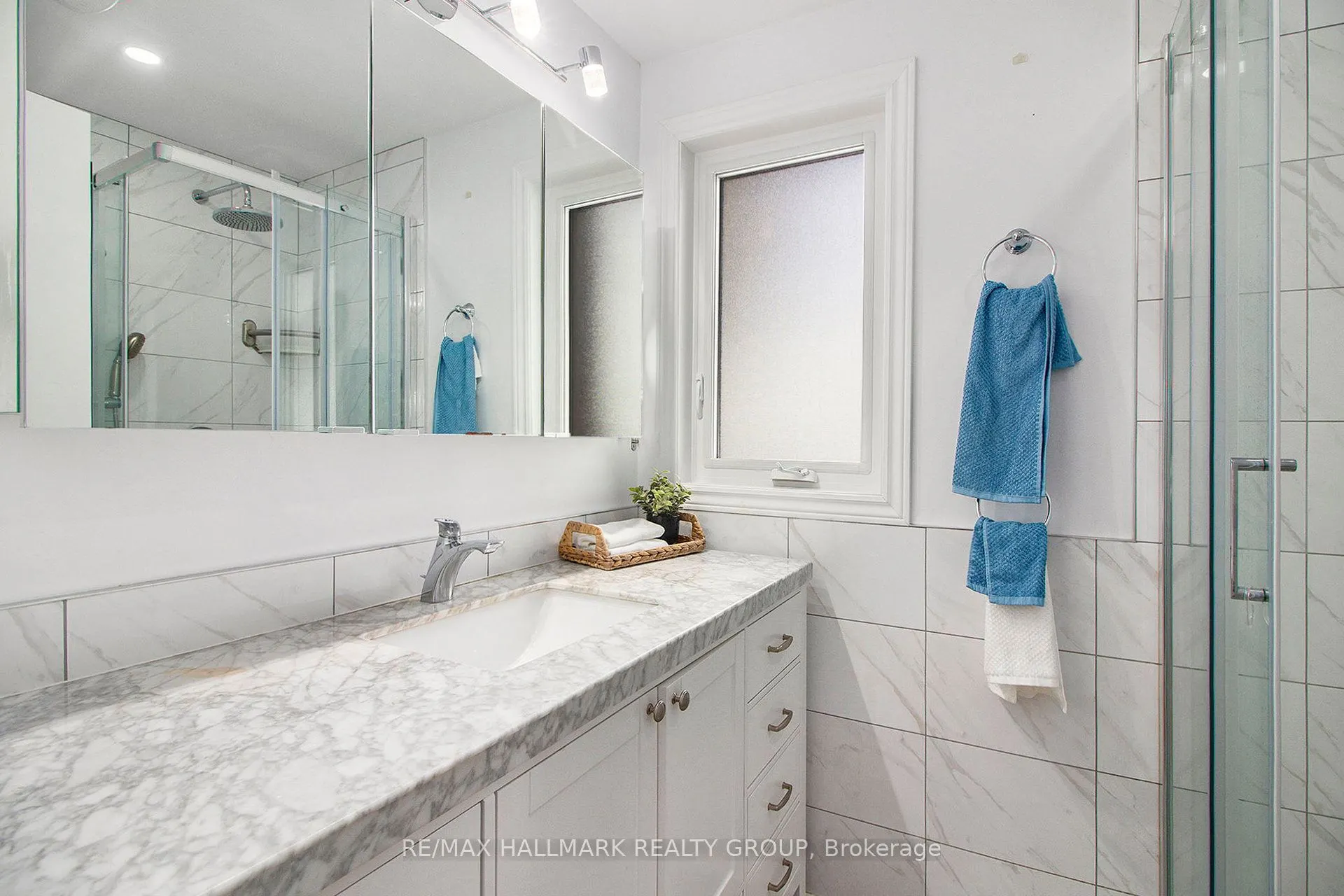 1118 CHATEAU Crescent