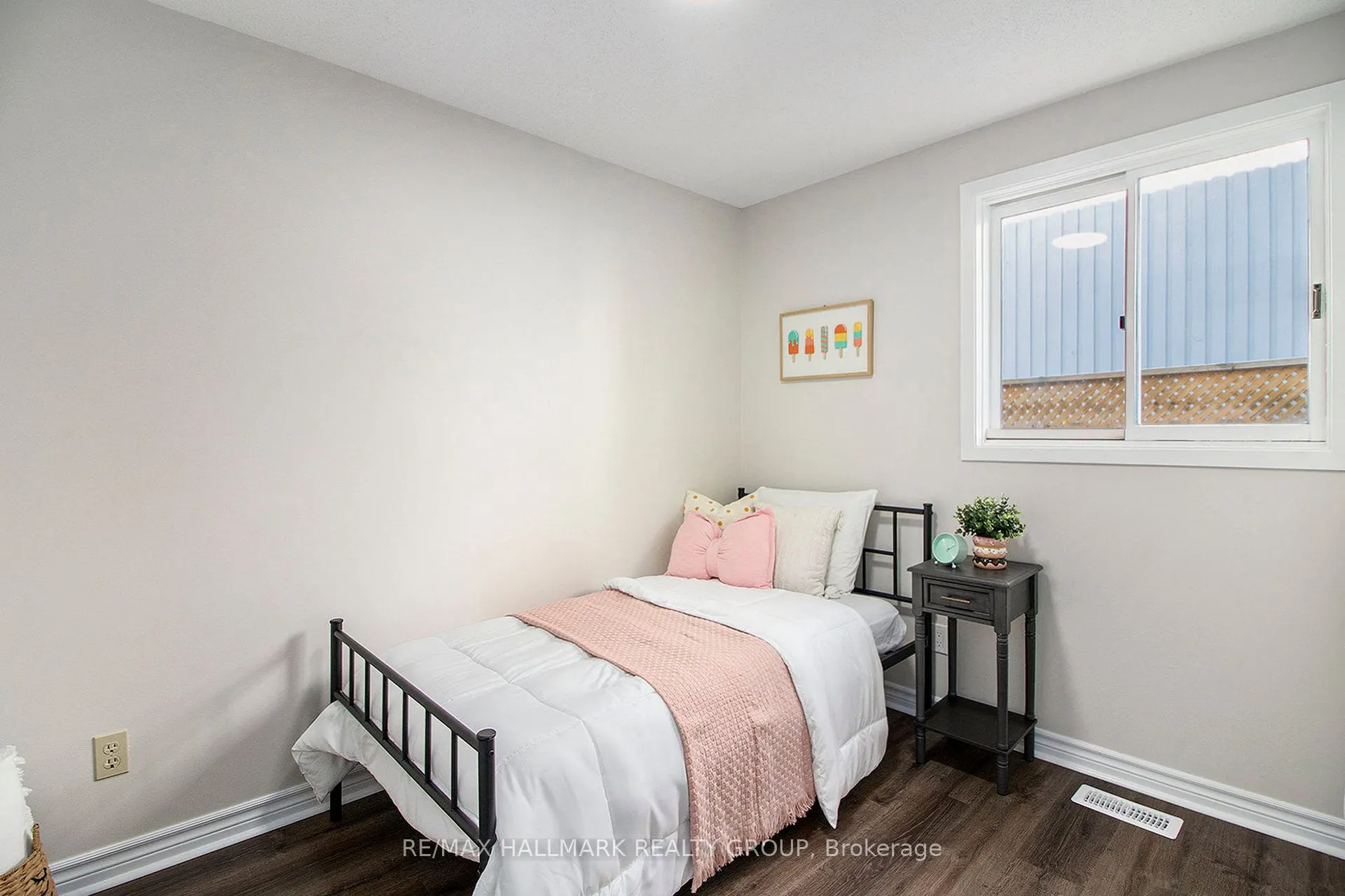 1118 CHATEAU Crescent