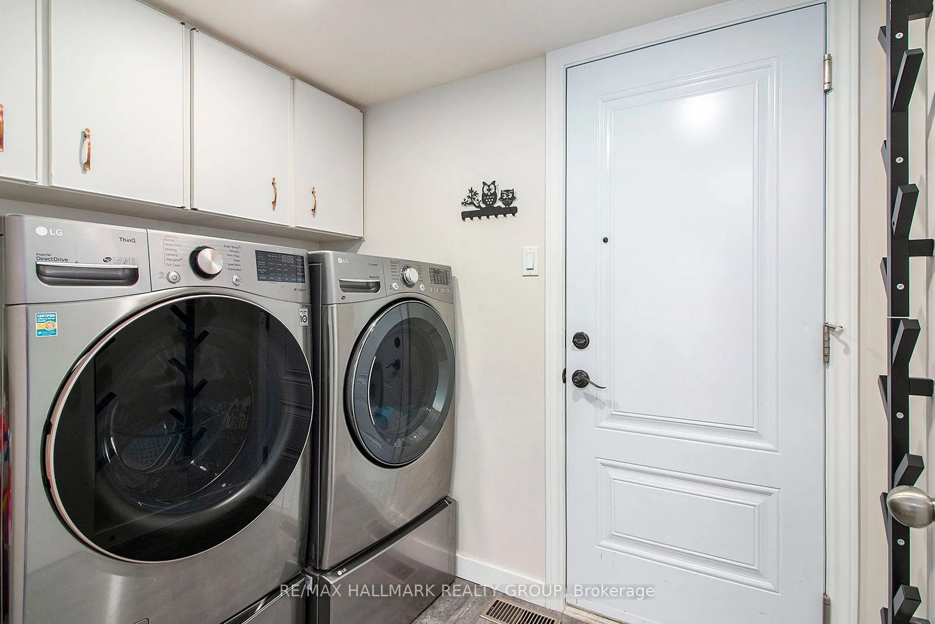1118 CHATEAU Crescent